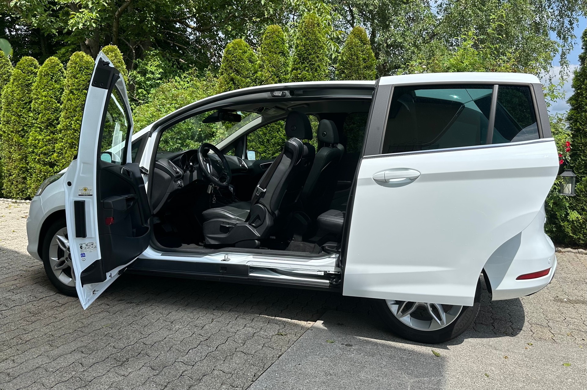 FORD B-Max 1.6 Ti-VCT Titanium PowerShift-image-3