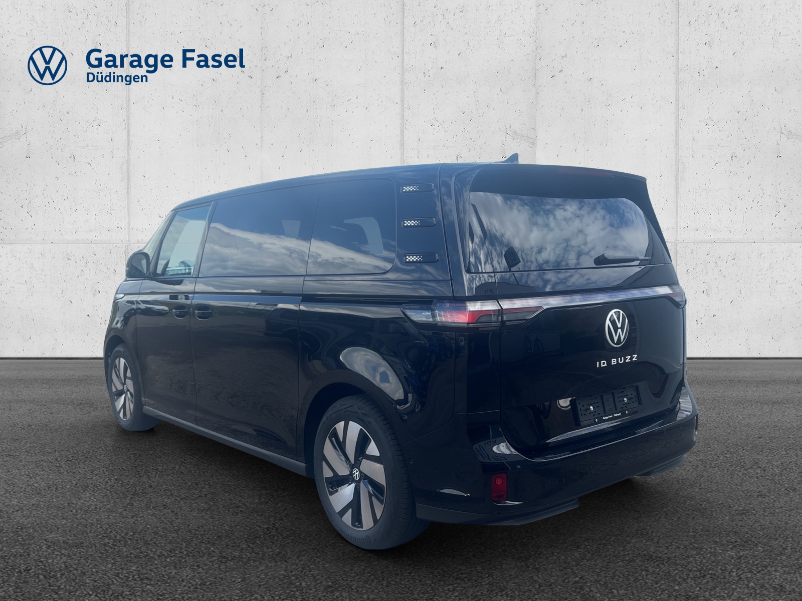 VW ID.Buzz LWB Pro-image-2