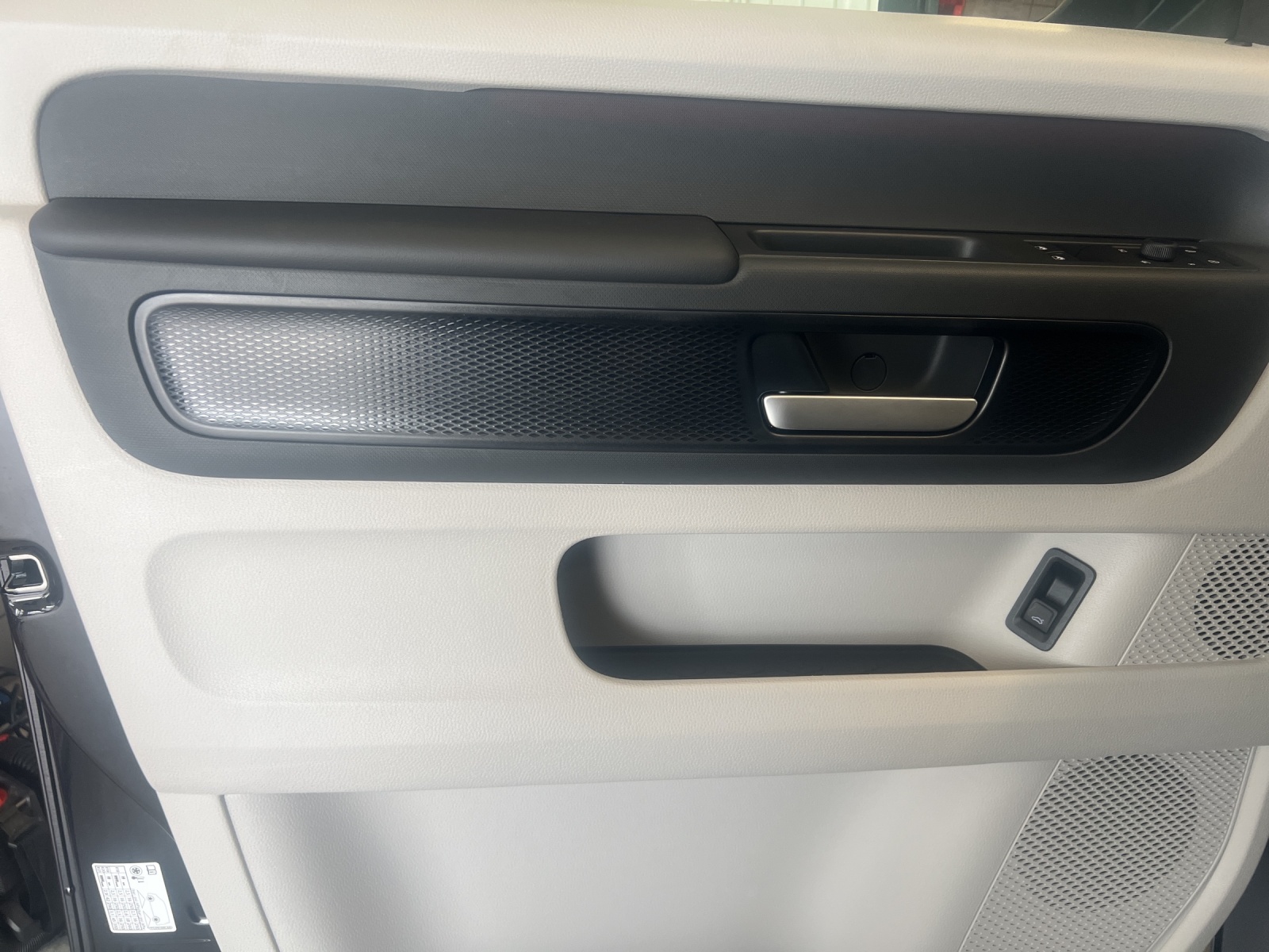 VW ID.Buzz LWB Pro-image-11