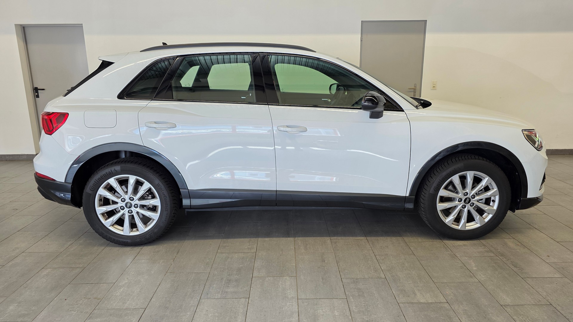 AUDI Q3 35 TFSI S line Attraction S-tronic-showroom-element-2