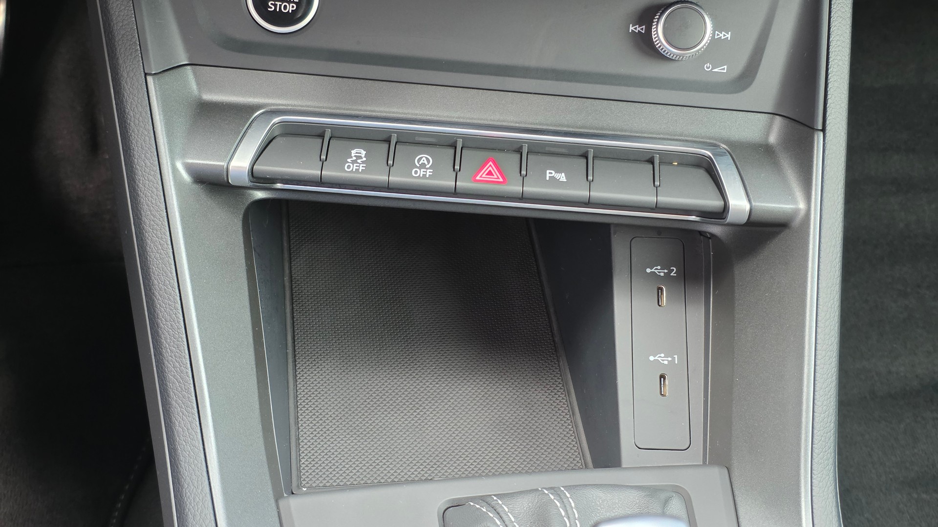 AUDI Q3 35 TFSI S line Attraction S-tronic-image-27