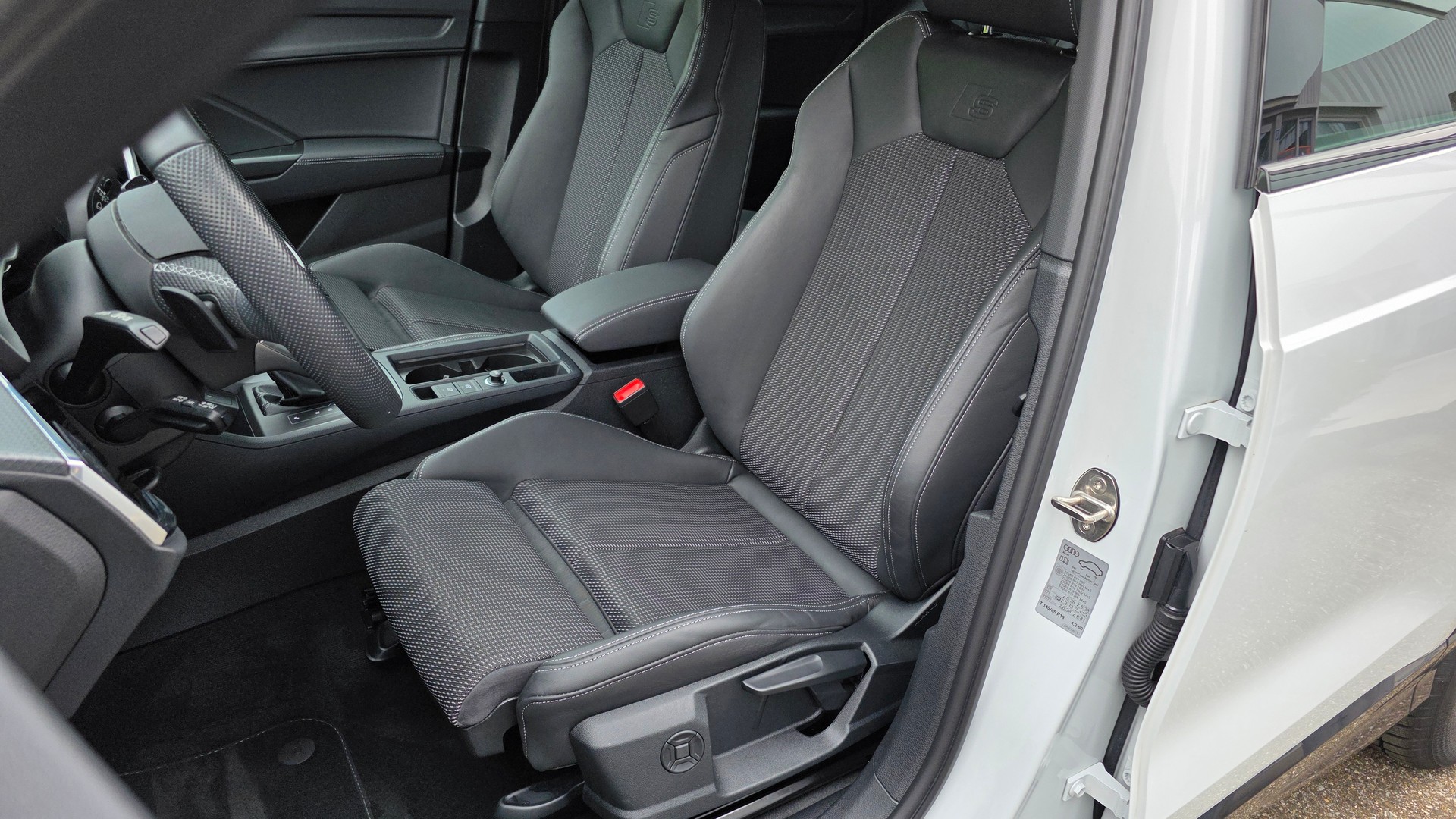 AUDI Q3 35 TFSI S line Attraction S-tronic-image-12