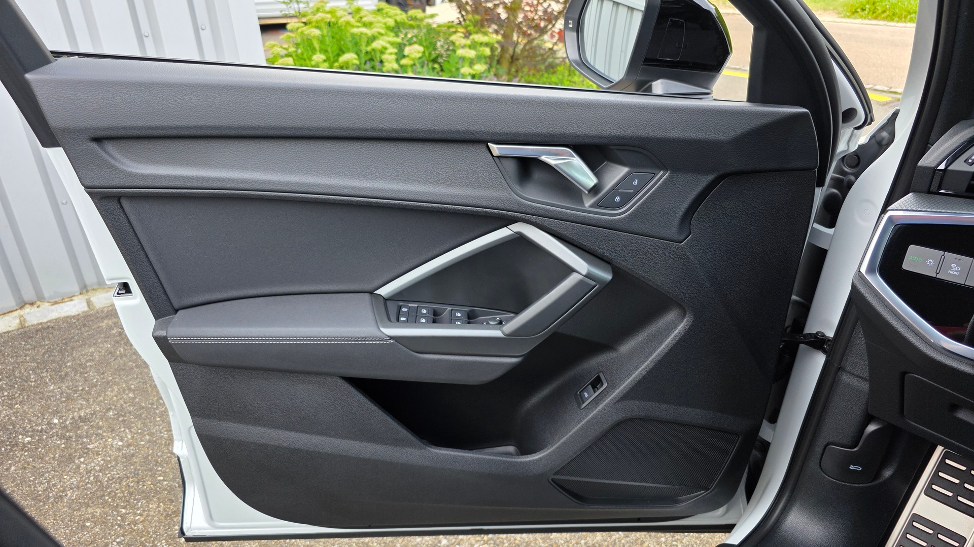 AUDI Q3 35 TFSI S line Attraction S-tronic-image-29