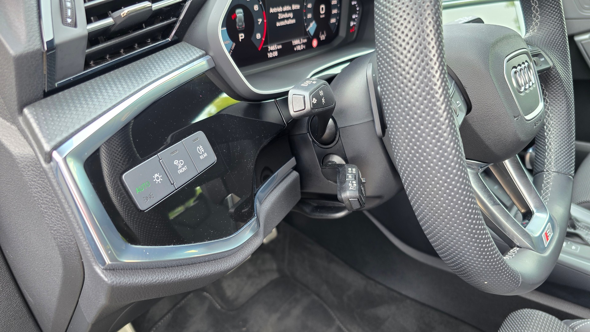 AUDI Q3 35 TFSI S line Attraction S-tronic-image-19