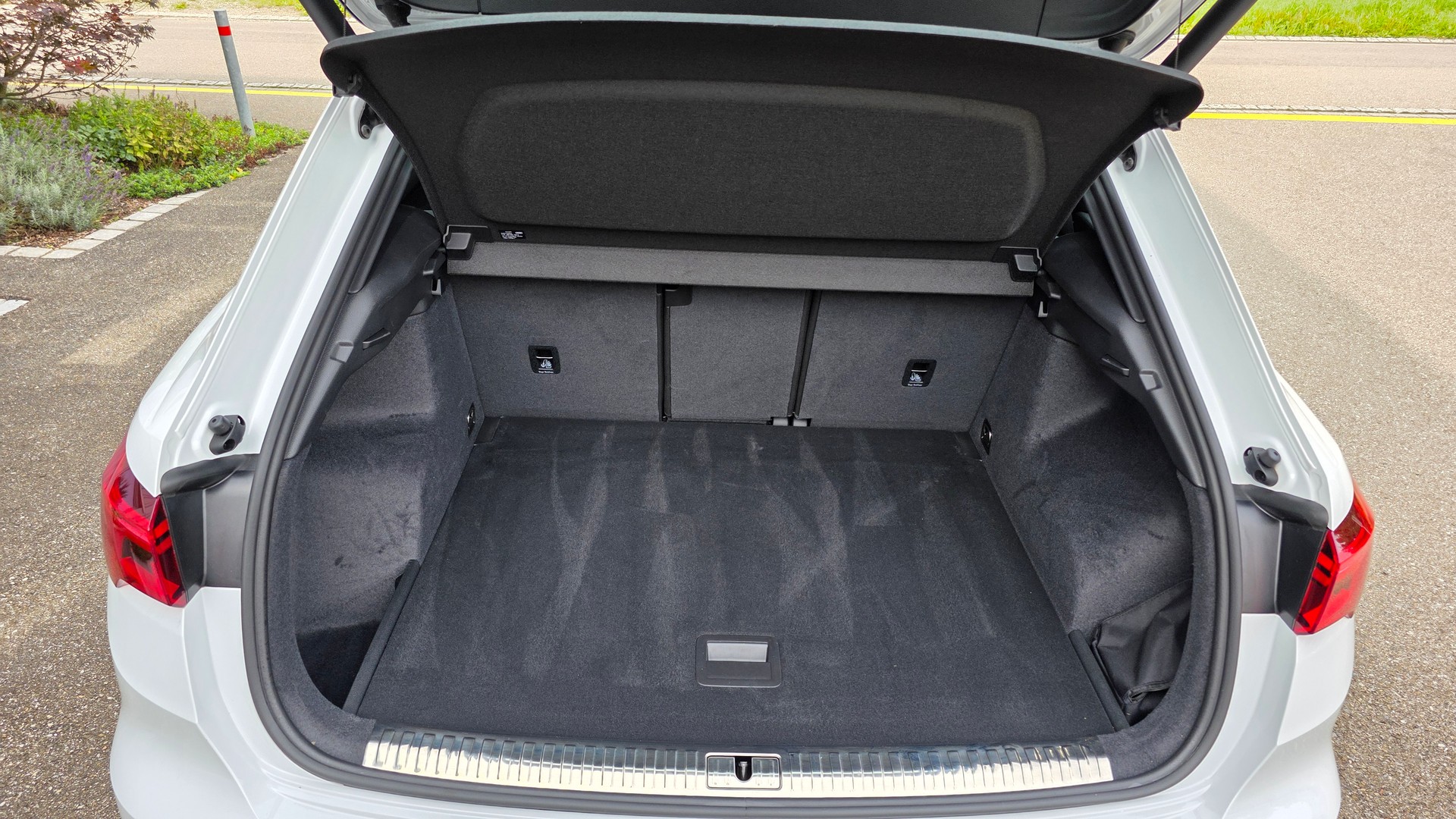 AUDI Q3 35 TFSI S line Attraction S-tronic-image-6
