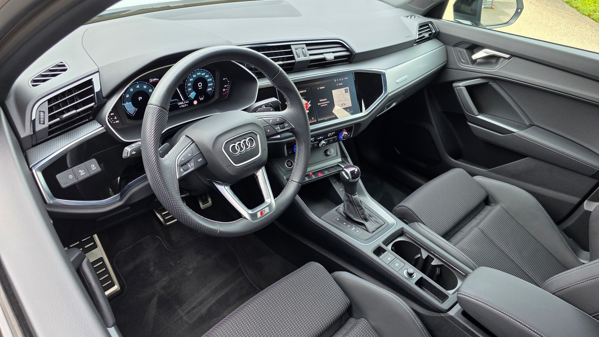 AUDI Q3 35 TFSI S line Attraction S-tronic-image-15