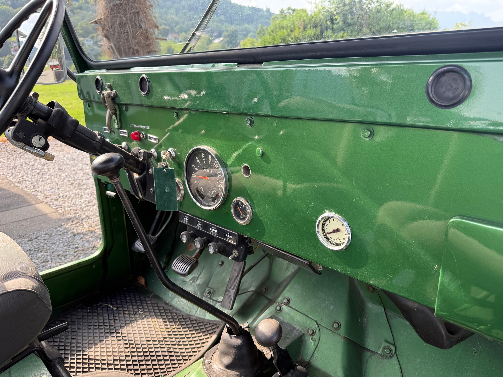JEEP CJ-5 *4,2-Liter-Reihensechszylindermotor*-image-8