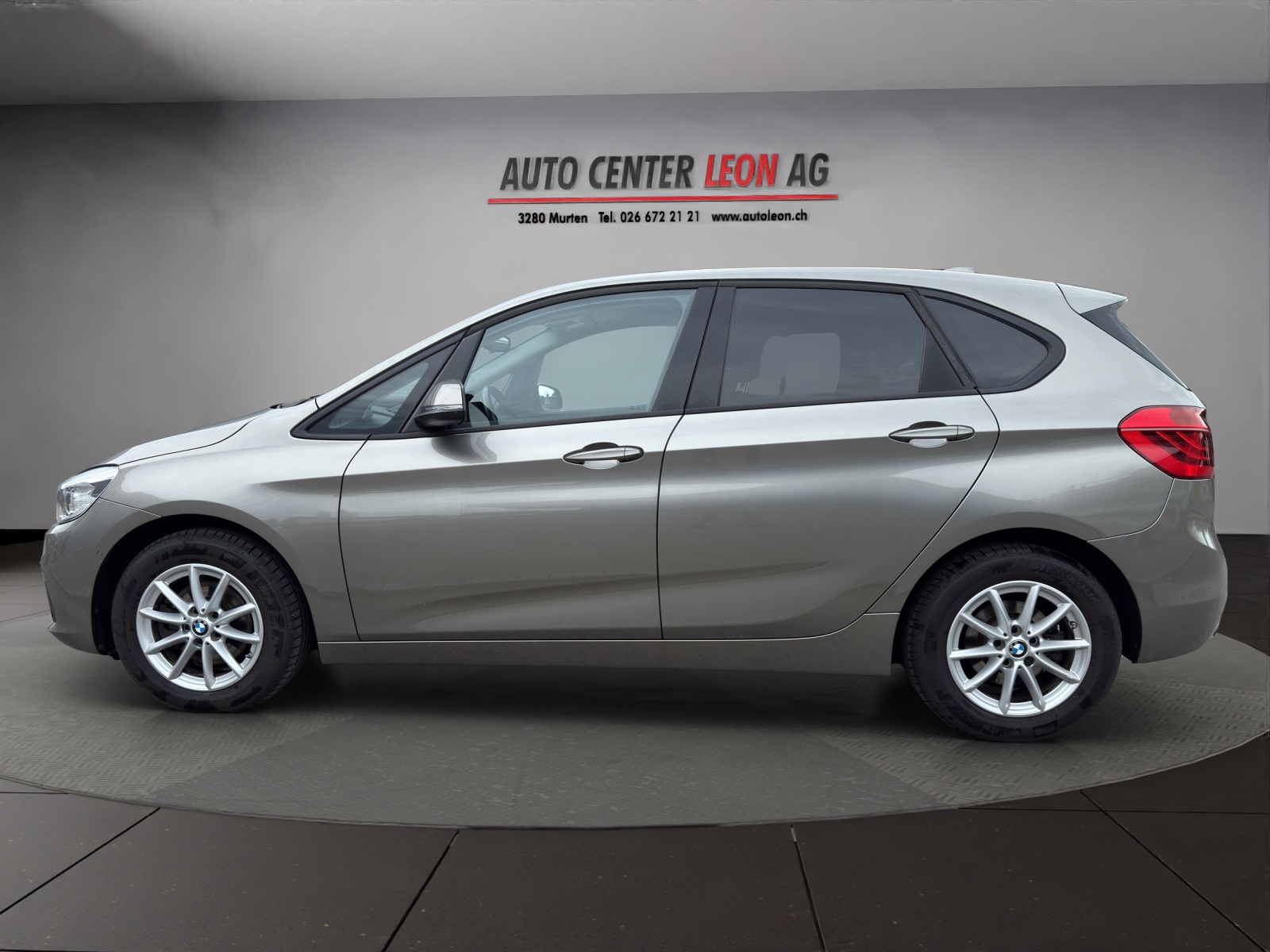 BMW 218d xDrive Active Tourer Steptronic-image-2