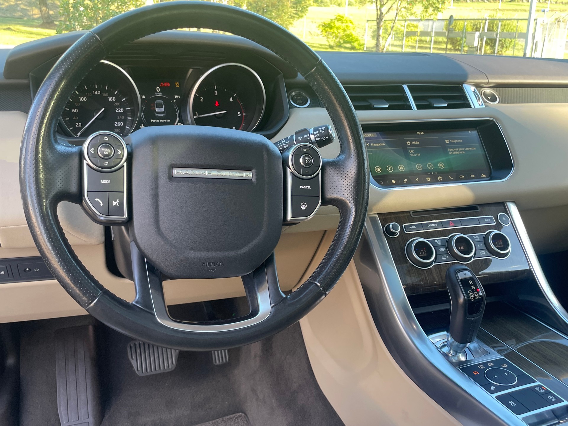 LAND ROVER Range Rover Sport 2.0SD4 HSE Automatic-image-13