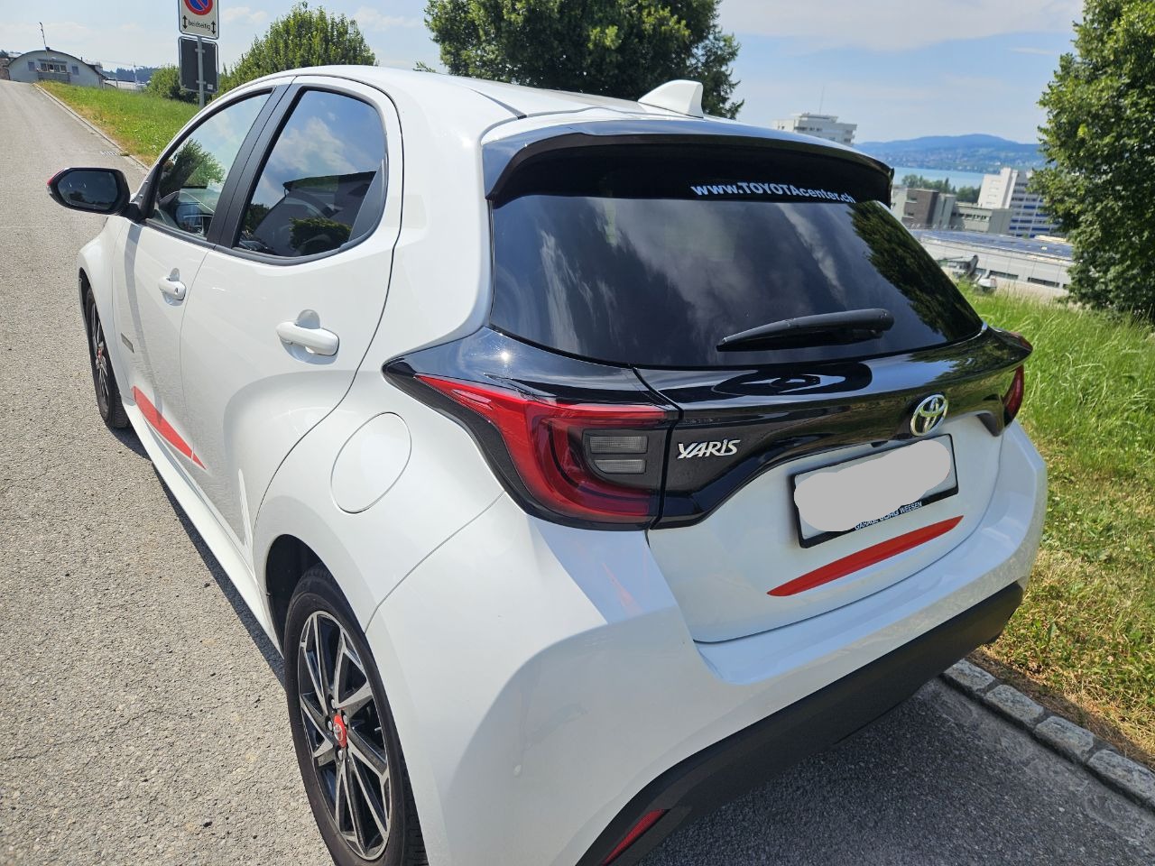 TOYOTA Yaris 1.5 Trend-image-2