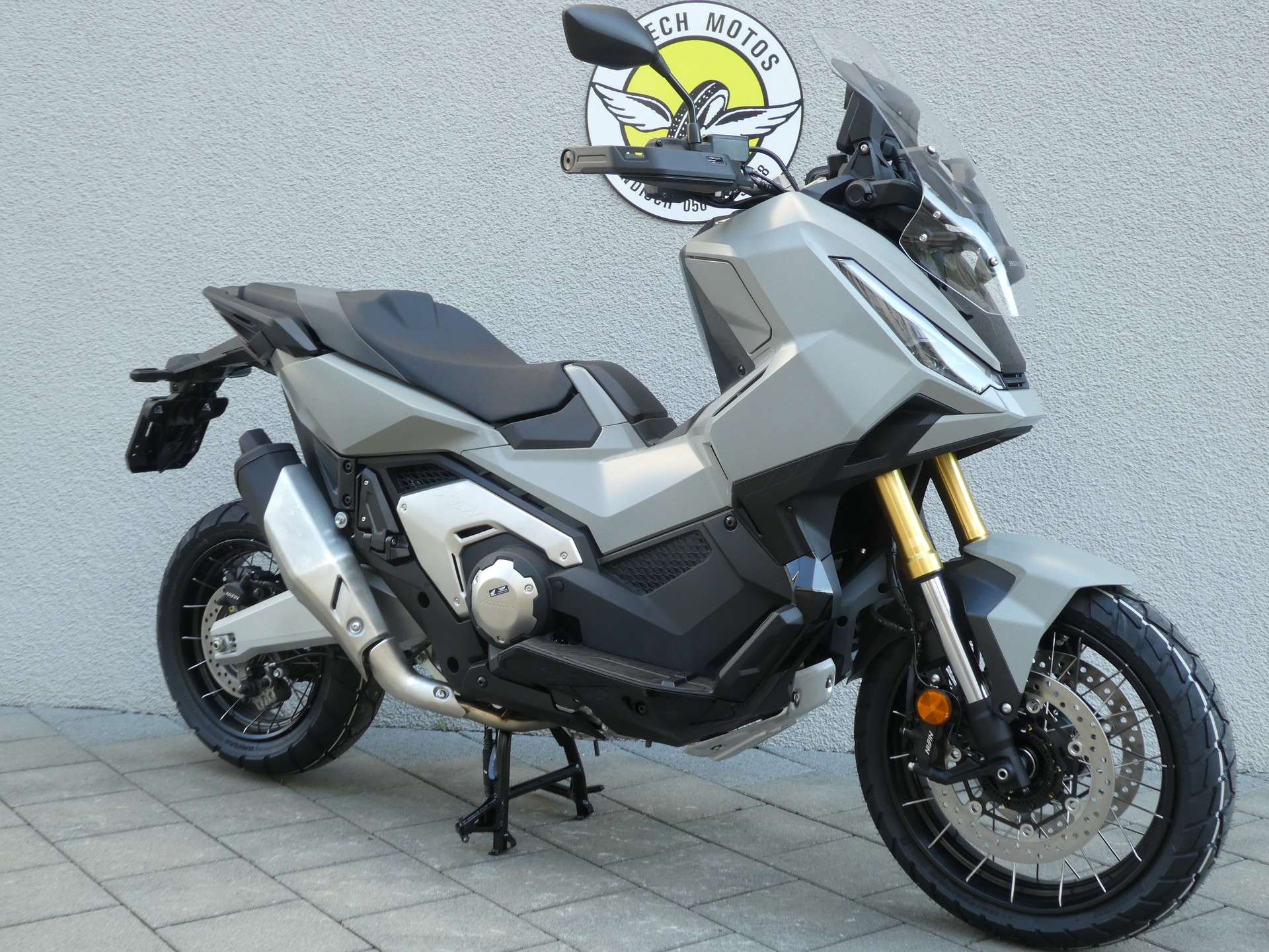 HONDA X-ADV 750-image-0