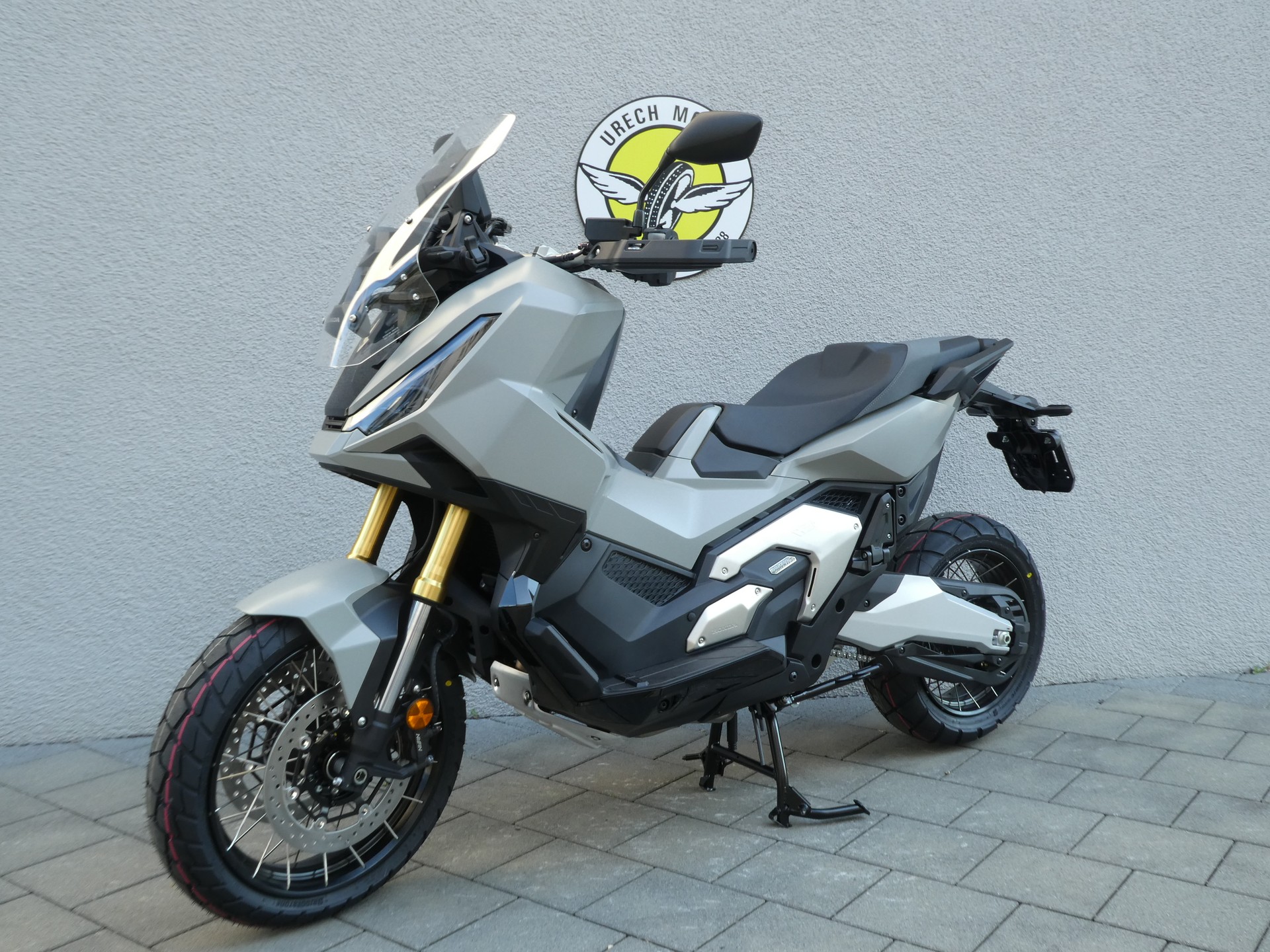 HONDA X-ADV 750-image-4