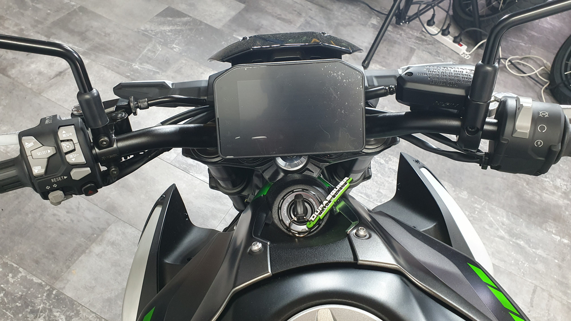 KAWASAKI Z 900-showroom-element-1
