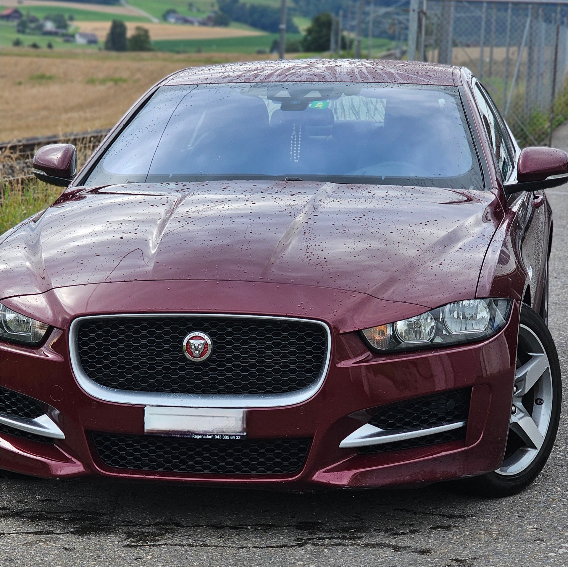 JAGUAR XE 20d R-Sport Automat