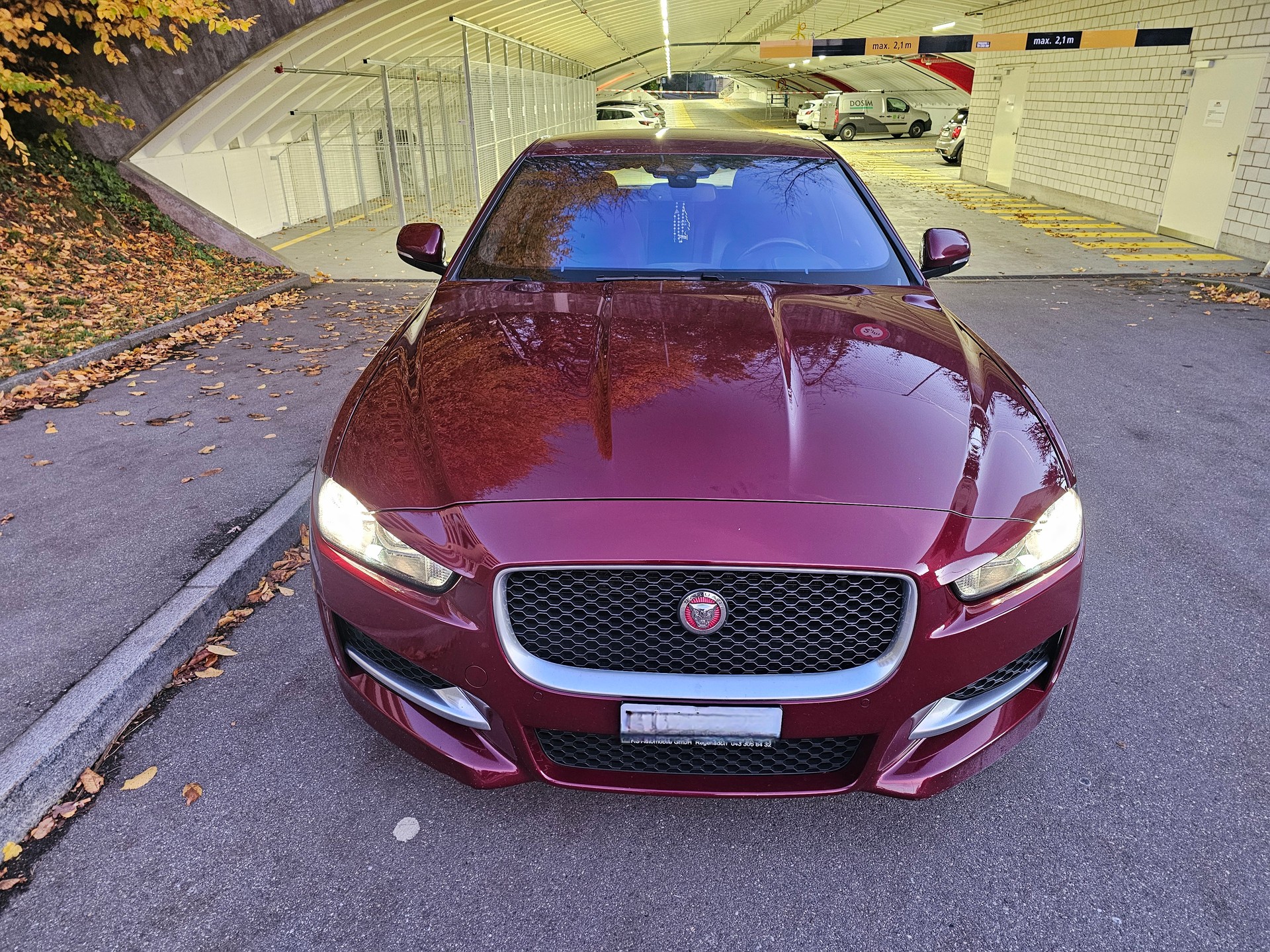 JAGUAR XE 20d R-Sport Automat-image-1