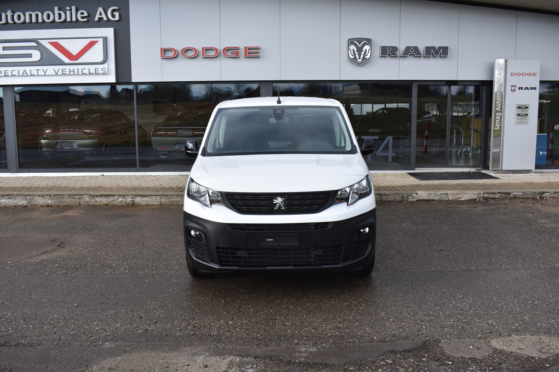 PEUGEOT E-Partner Long 50kWh