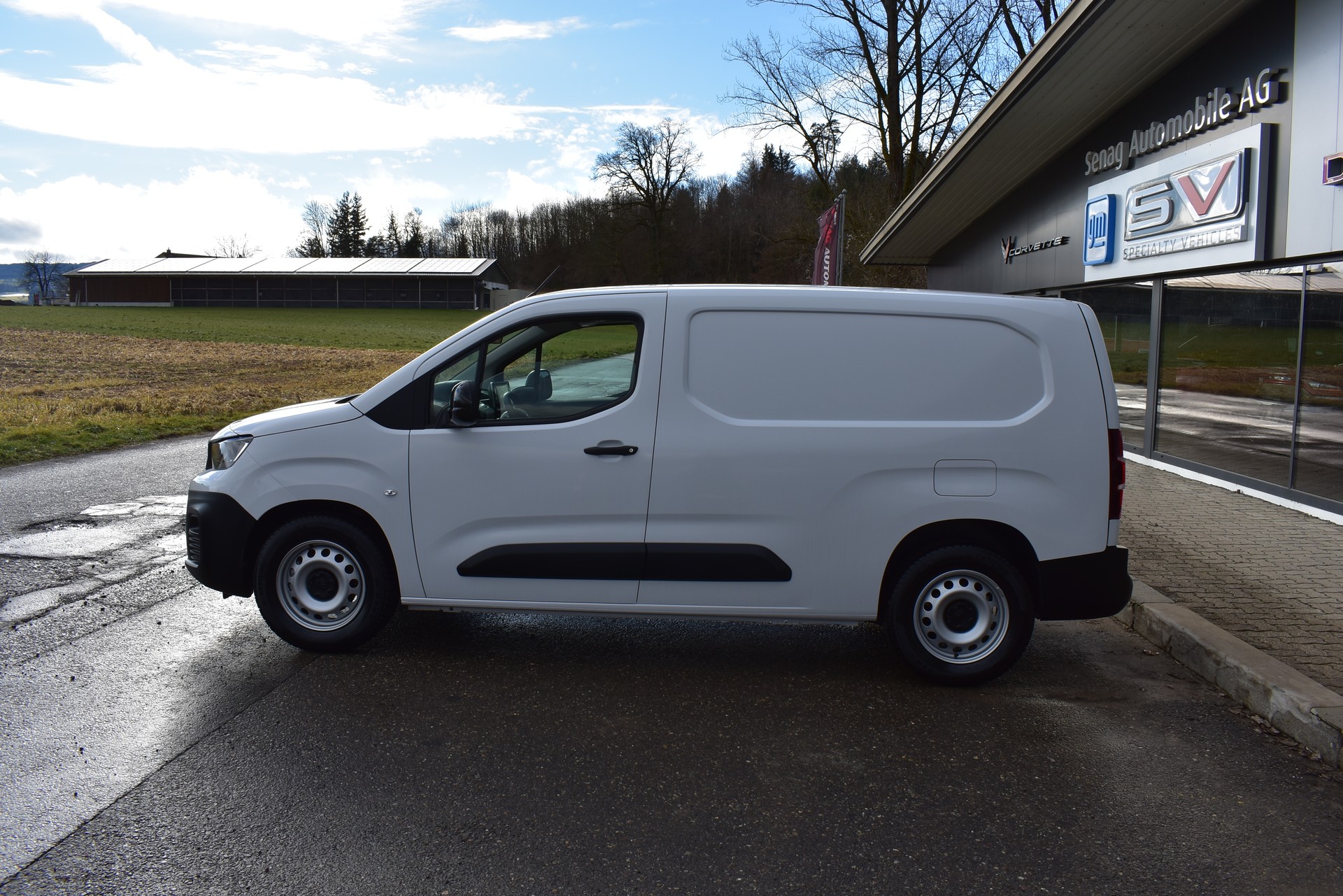 PEUGEOT E-Partner Long 50kWh-image-6