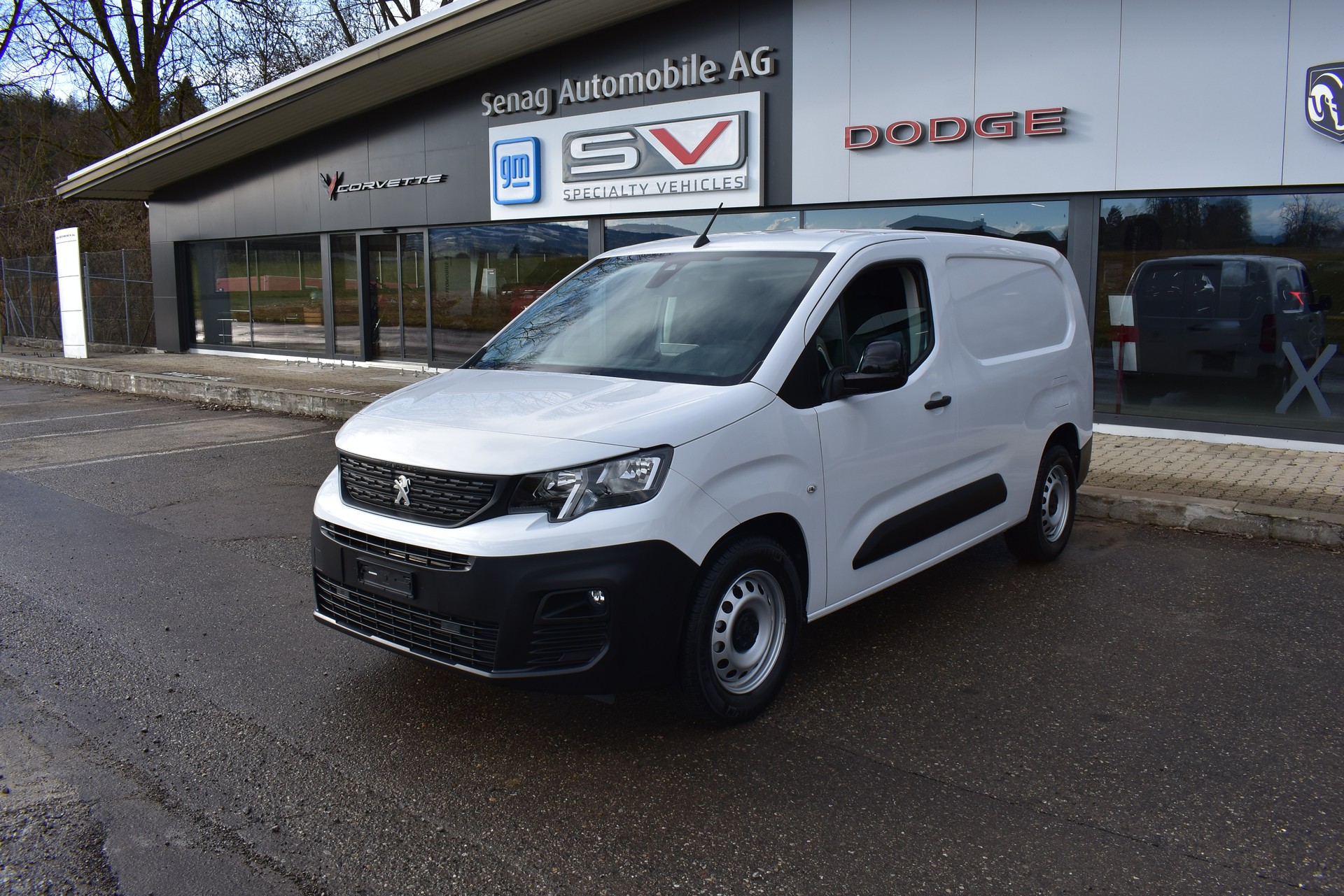 PEUGEOT E-Partner Long 50kWh-image-7