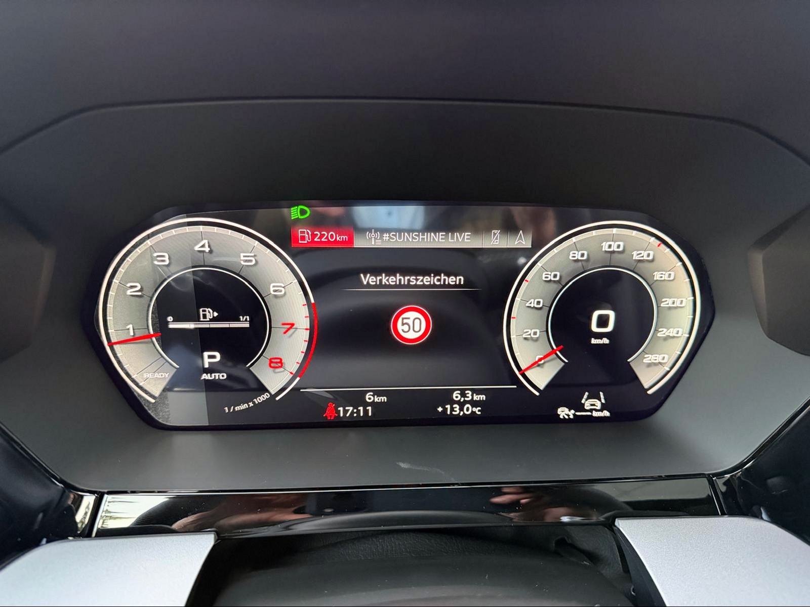 AUDI A3 Sportback TFSI 110 kW S line Attraction S tronic-image-8