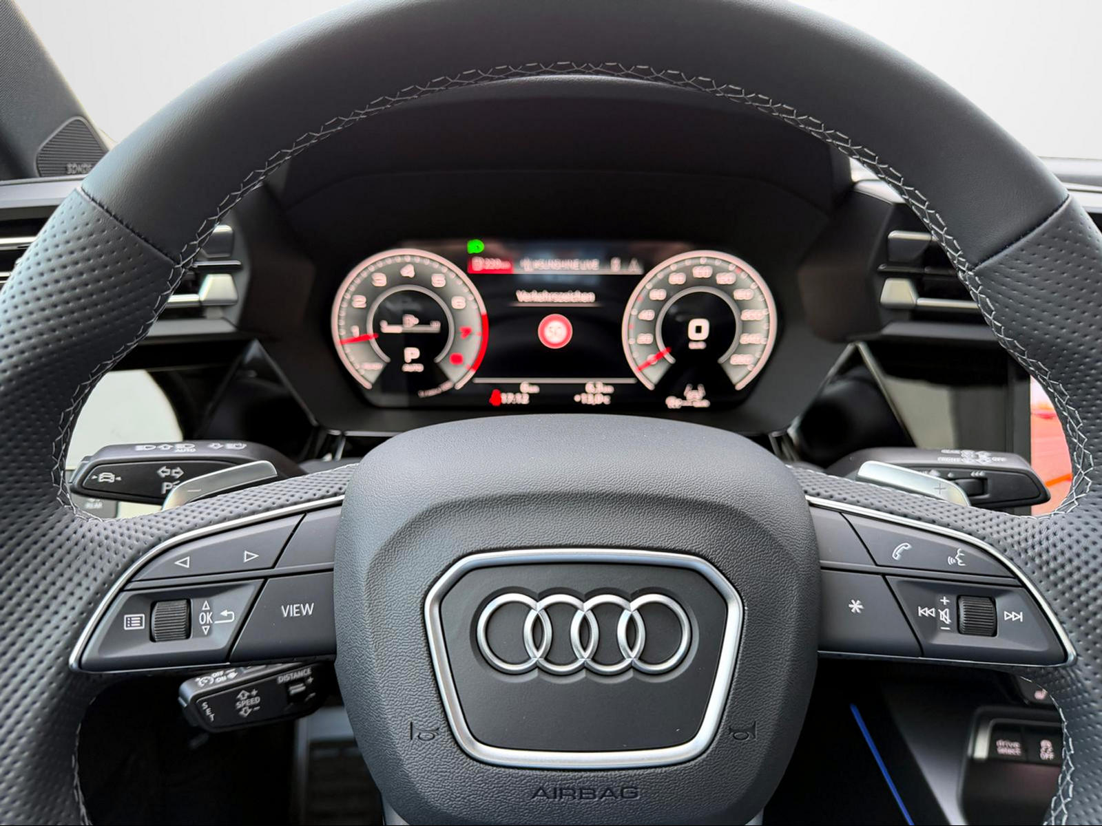 AUDI A3 Sportback TFSI 110 kW S line Attraction S tronic-image-5