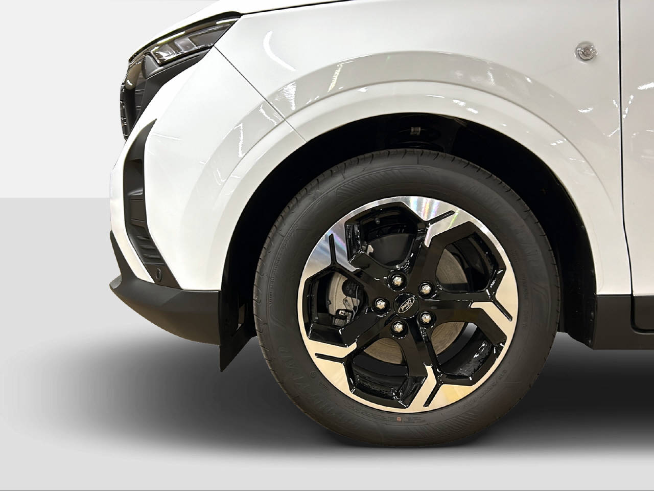 FORD E-Tourneo Courier Titanium-image-8