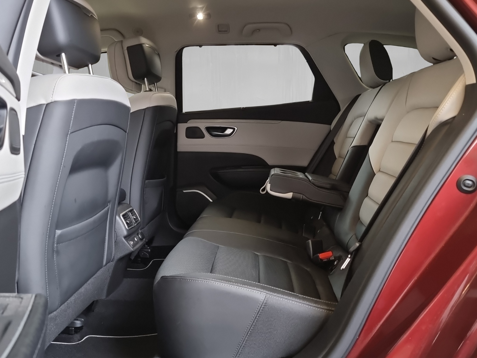 RENAULT Talisman Grandtour 1.8 TCe Initiale-image-6