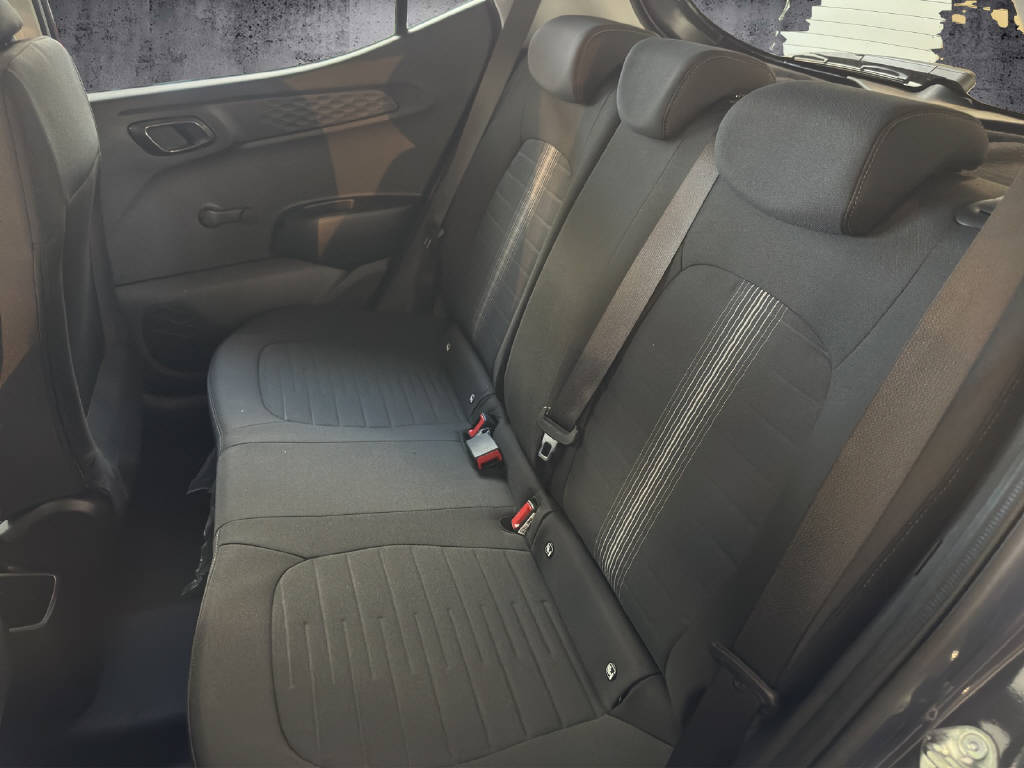 HYUNDAI i10 1.2 Amplia-image-10
