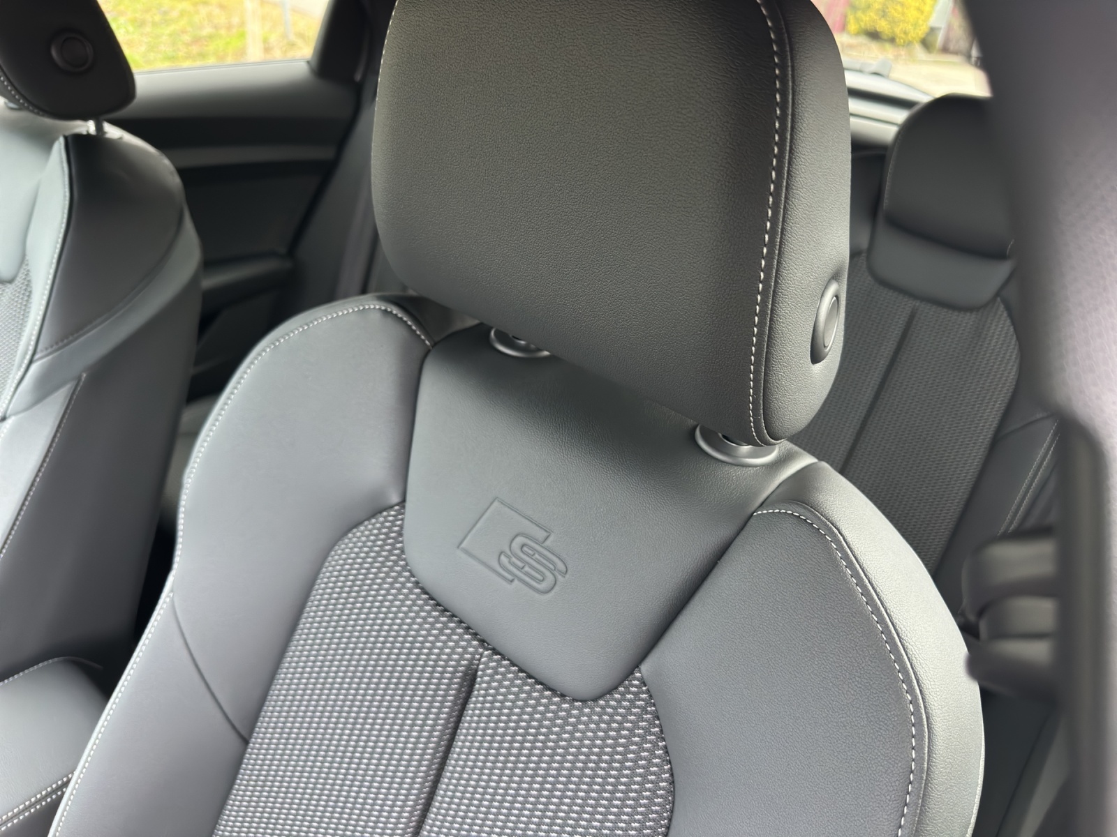AUDI A1 Sportback 35 TFSI S Line S-tronic-image-12