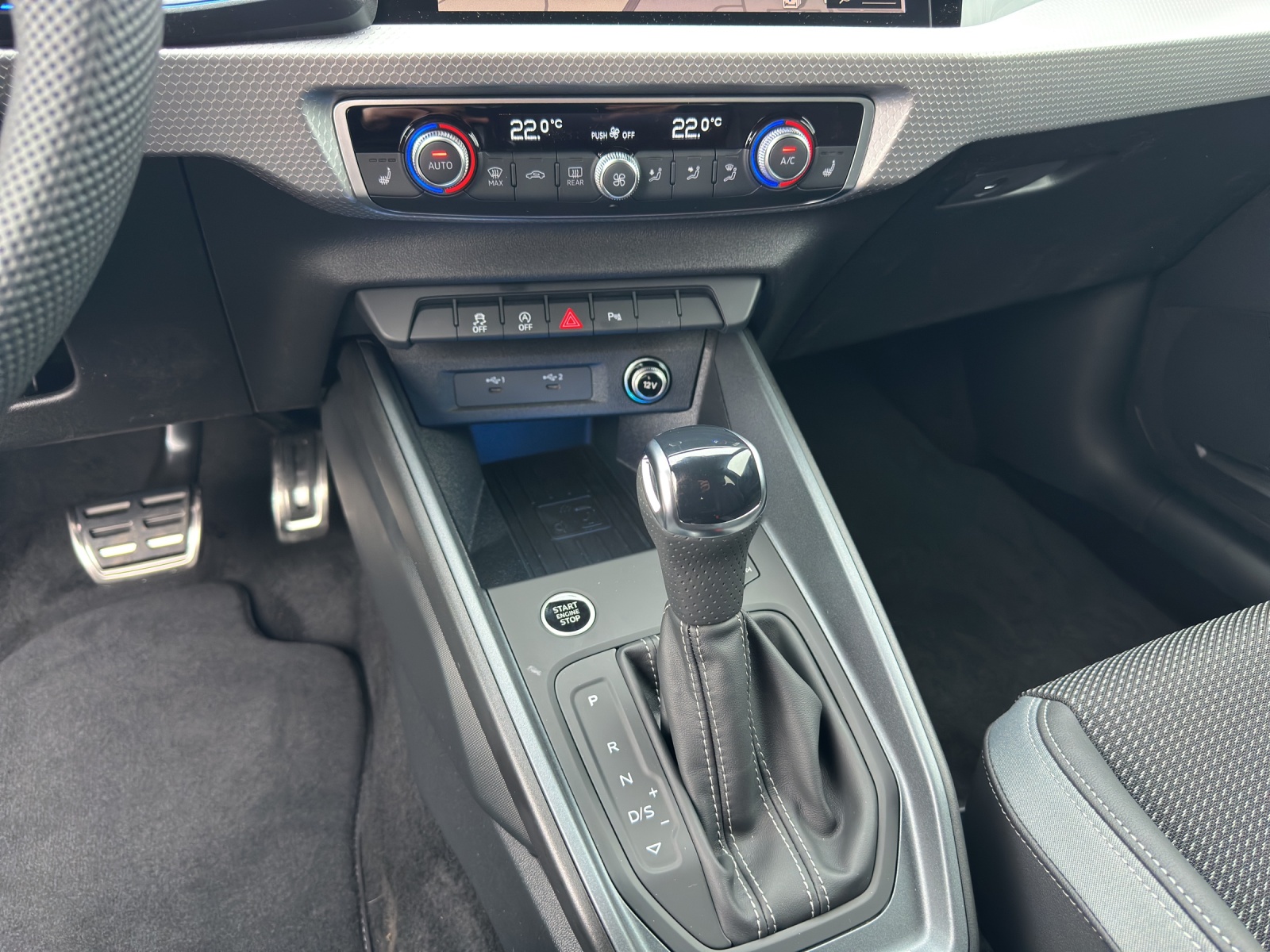 AUDI A1 Sportback 35 TFSI S Line S-tronic-image-15