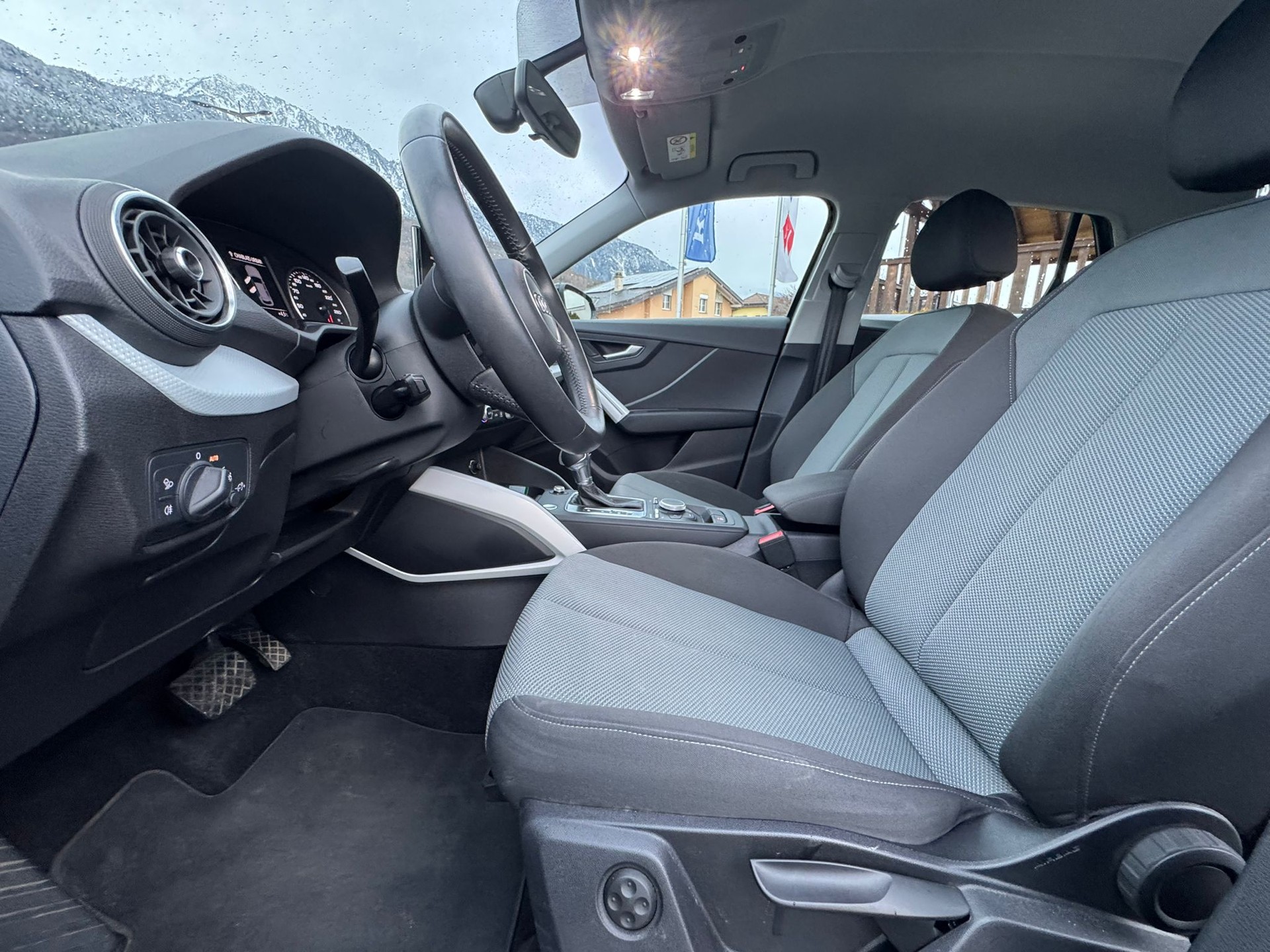 AUDI Q2 35 TFSI S-tronic-image-10