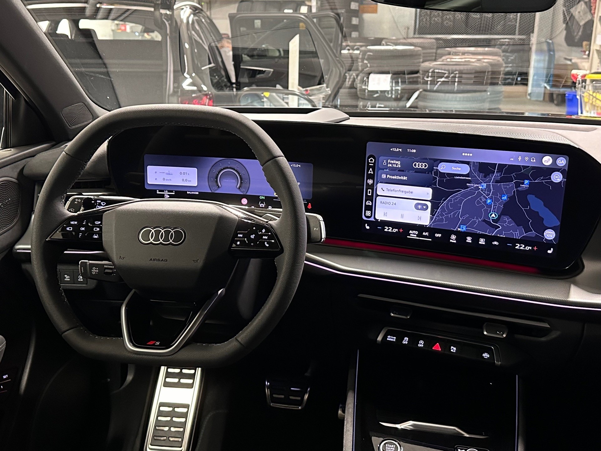 AUDI Q3 SUV TFSI quattro 195 kW S tronic-image-4