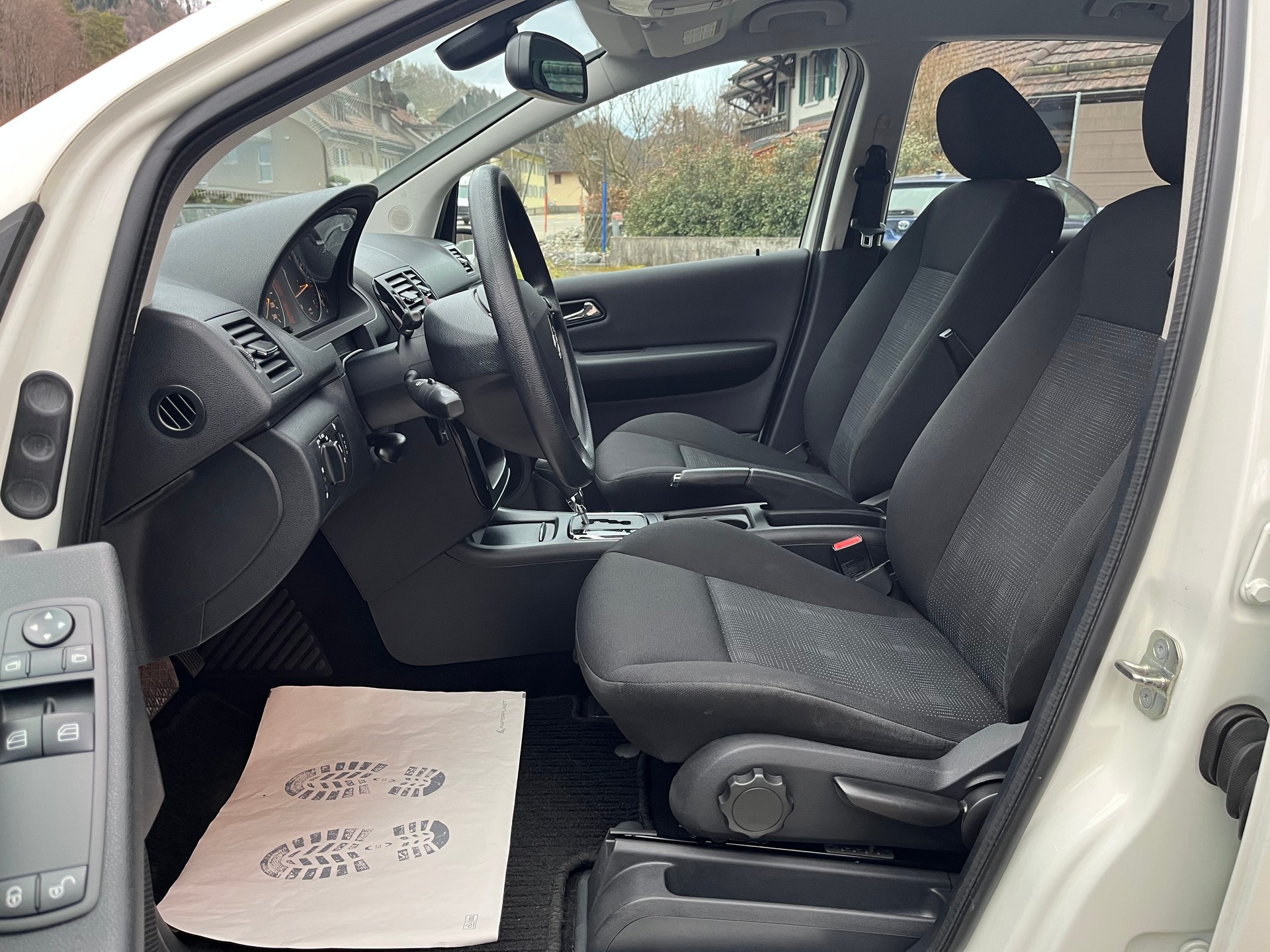 MERCEDES-BENZ A 180 (170) Avantgarde Autotronic / Frisch ab MFK & Sevice-image-11