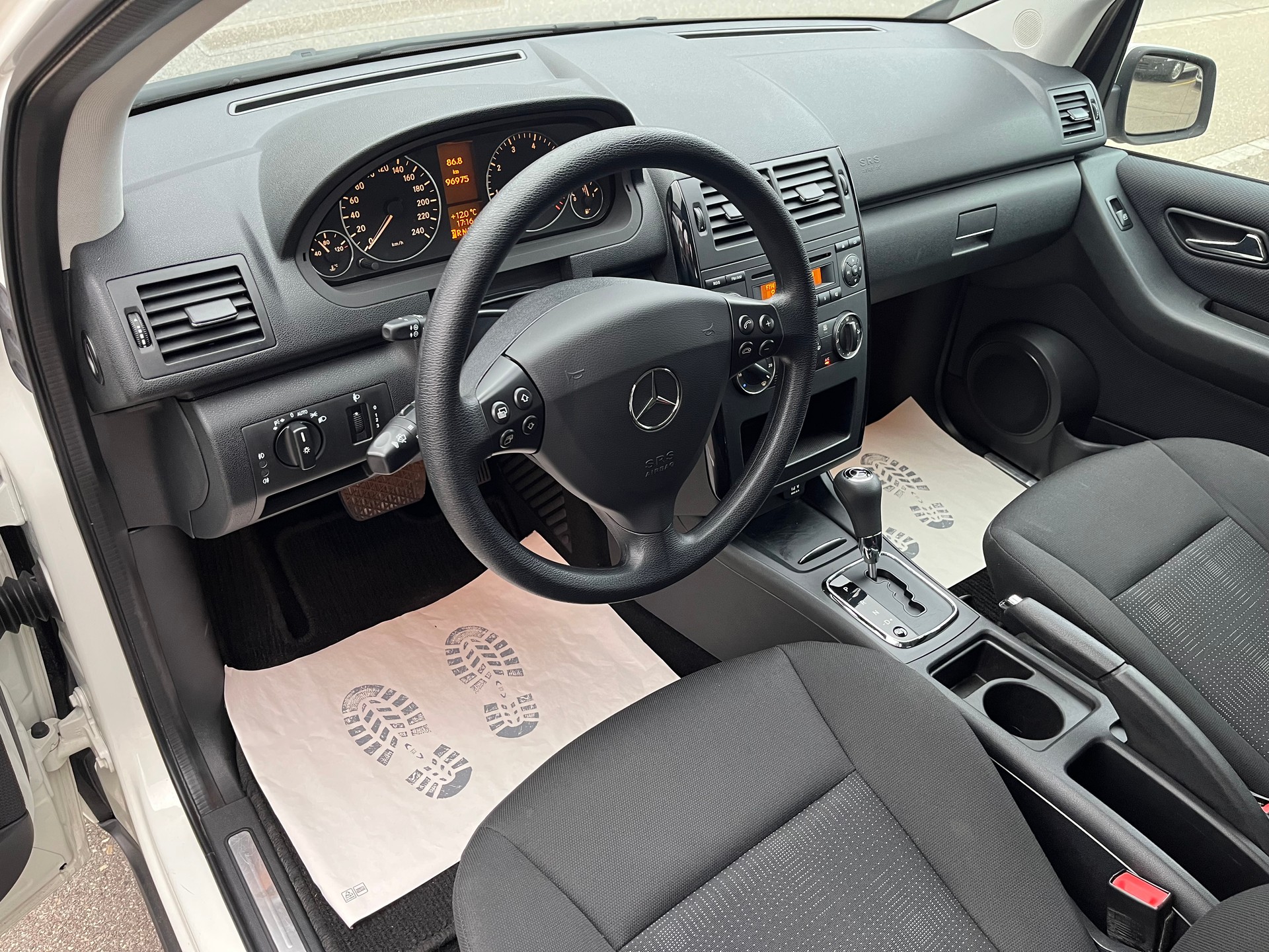 MERCEDES-BENZ A 180 (170) Avantgarde Autotronic / Frisch ab MFK & Sevice-image-10