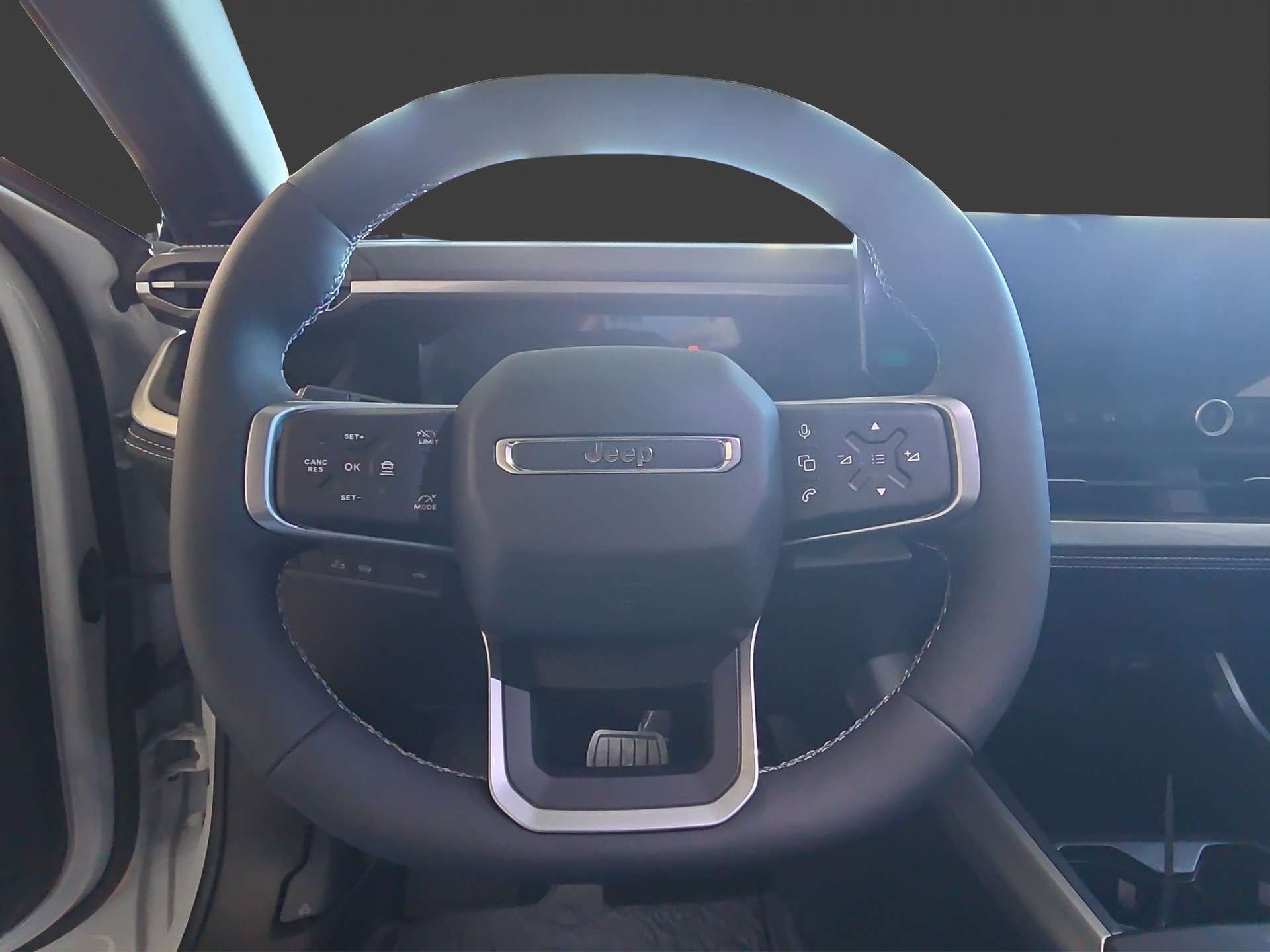 JEEP Compass 1.2 T e-Hybrid First Edition-image-9