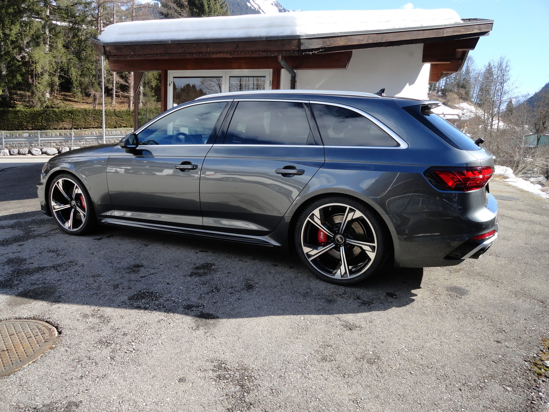 AUDI RS4 Avant quattro tiptronic-image-6