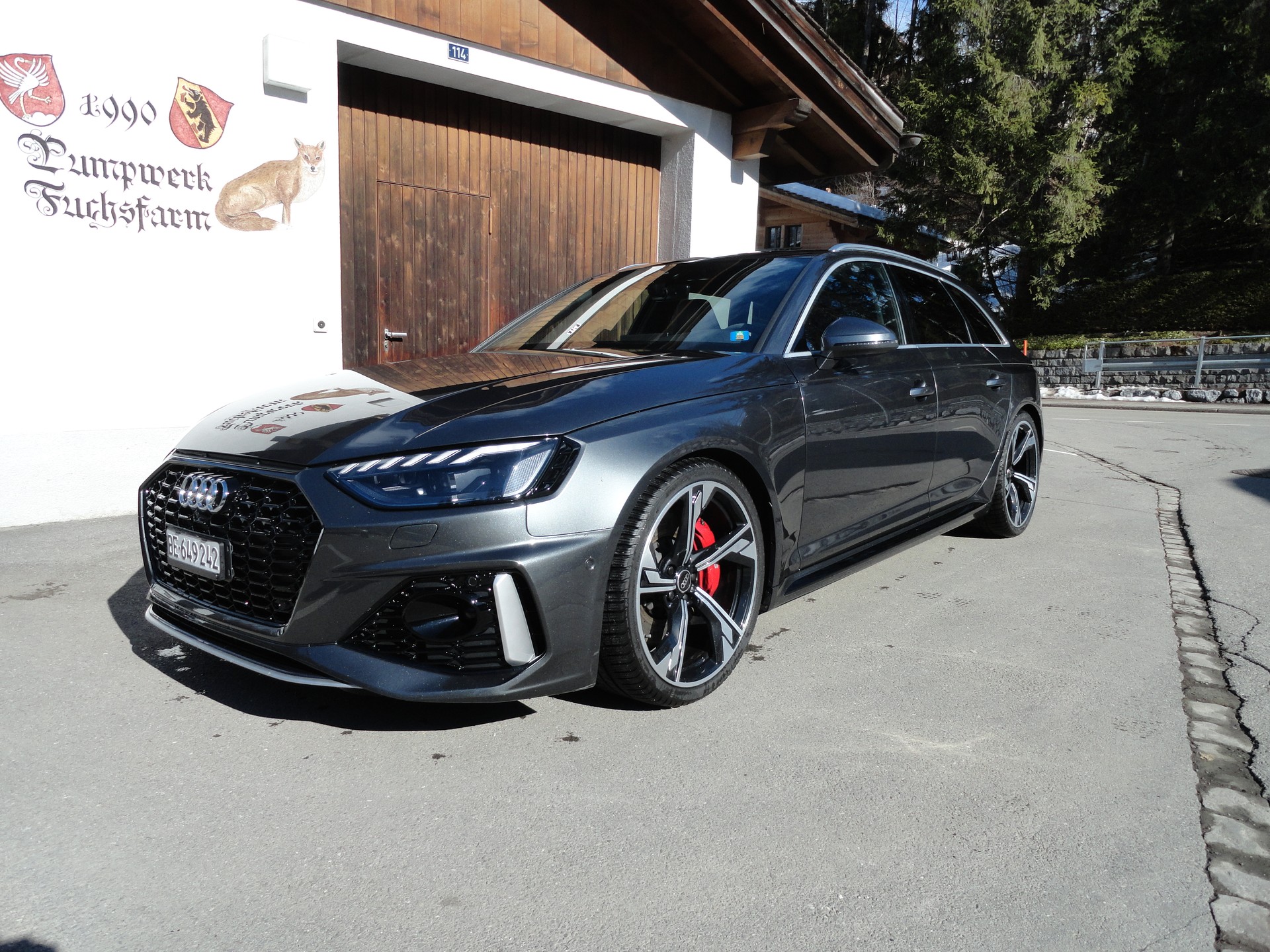 AUDI RS4 Avant quattro tiptronic