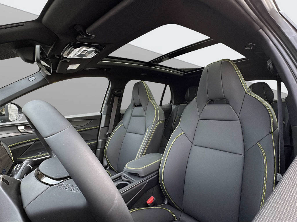 LYNK & CO 01 1.5 PHEV More-image-7