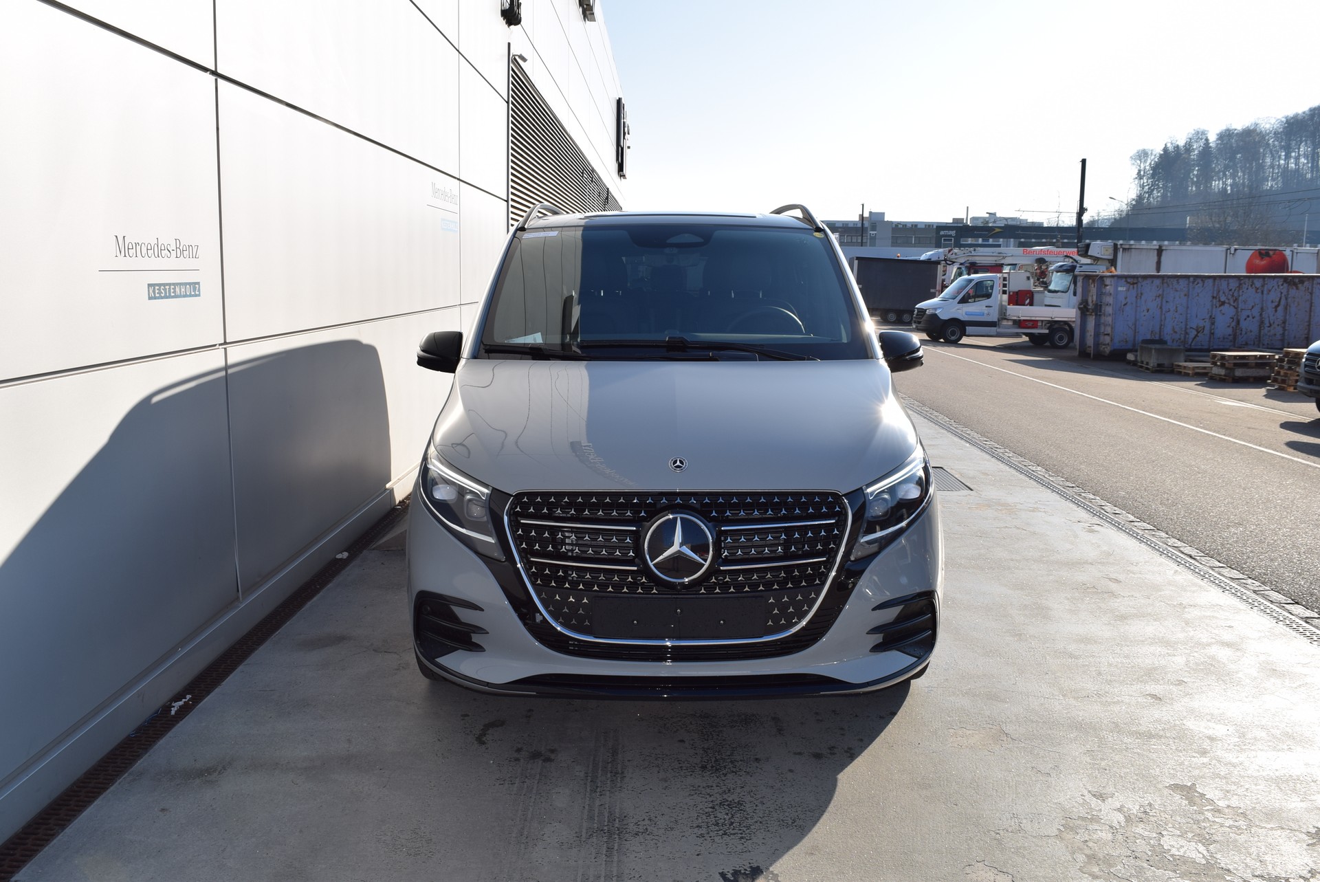 MERCEDES-BENZ V 300 d lang 4Matic Swiss Edition 9G-Tronic-image-1