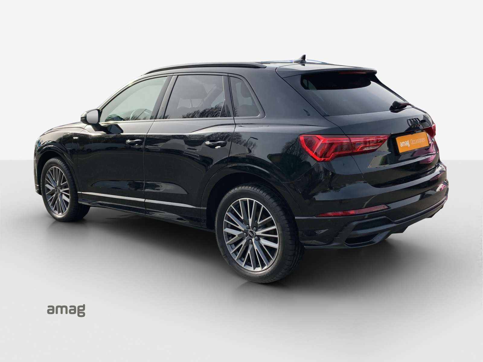 AUDI Q3 45 TFSI e S line Attraction S-tronic-image-2