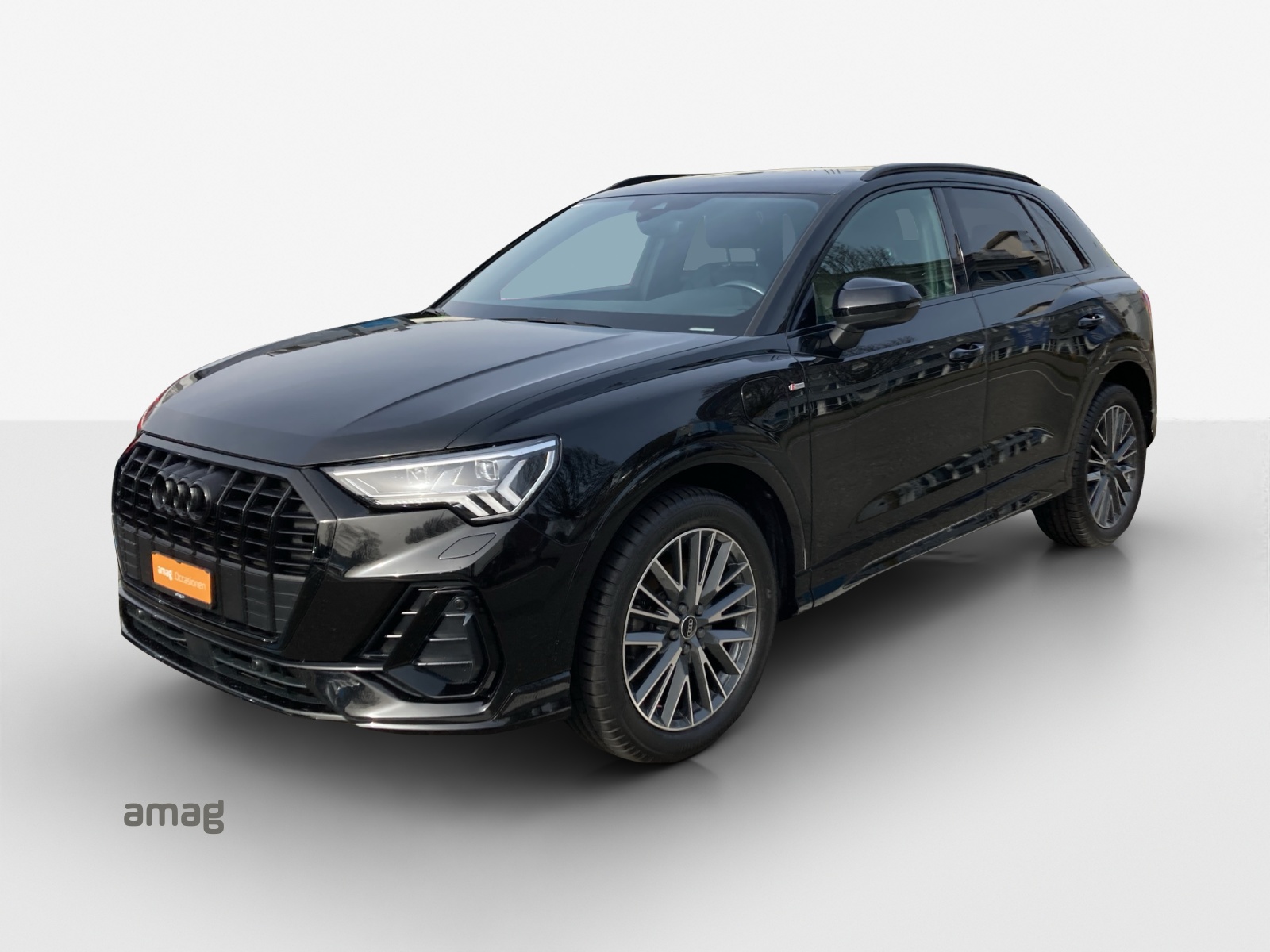 AUDI Q3 45 TFSI e S line Attraction S-tronic-image-0