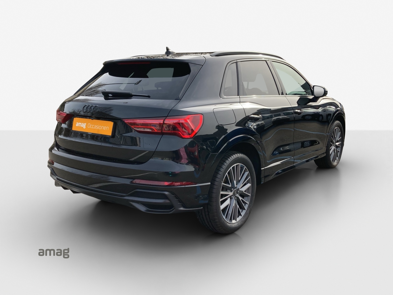 AUDI Q3 45 TFSI e S line Attraction S-tronic-image-5