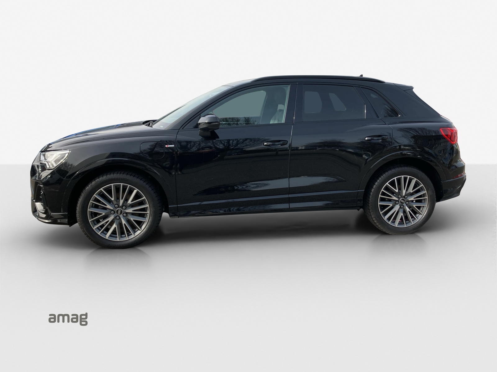 AUDI Q3 45 TFSI e S line Attraction S-tronic-image-1