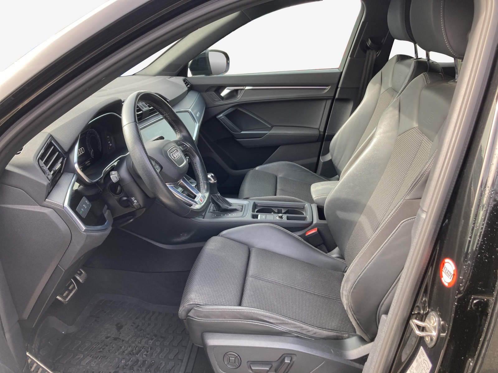 AUDI Q3 45 TFSI e S line Attraction S-tronic-image-8