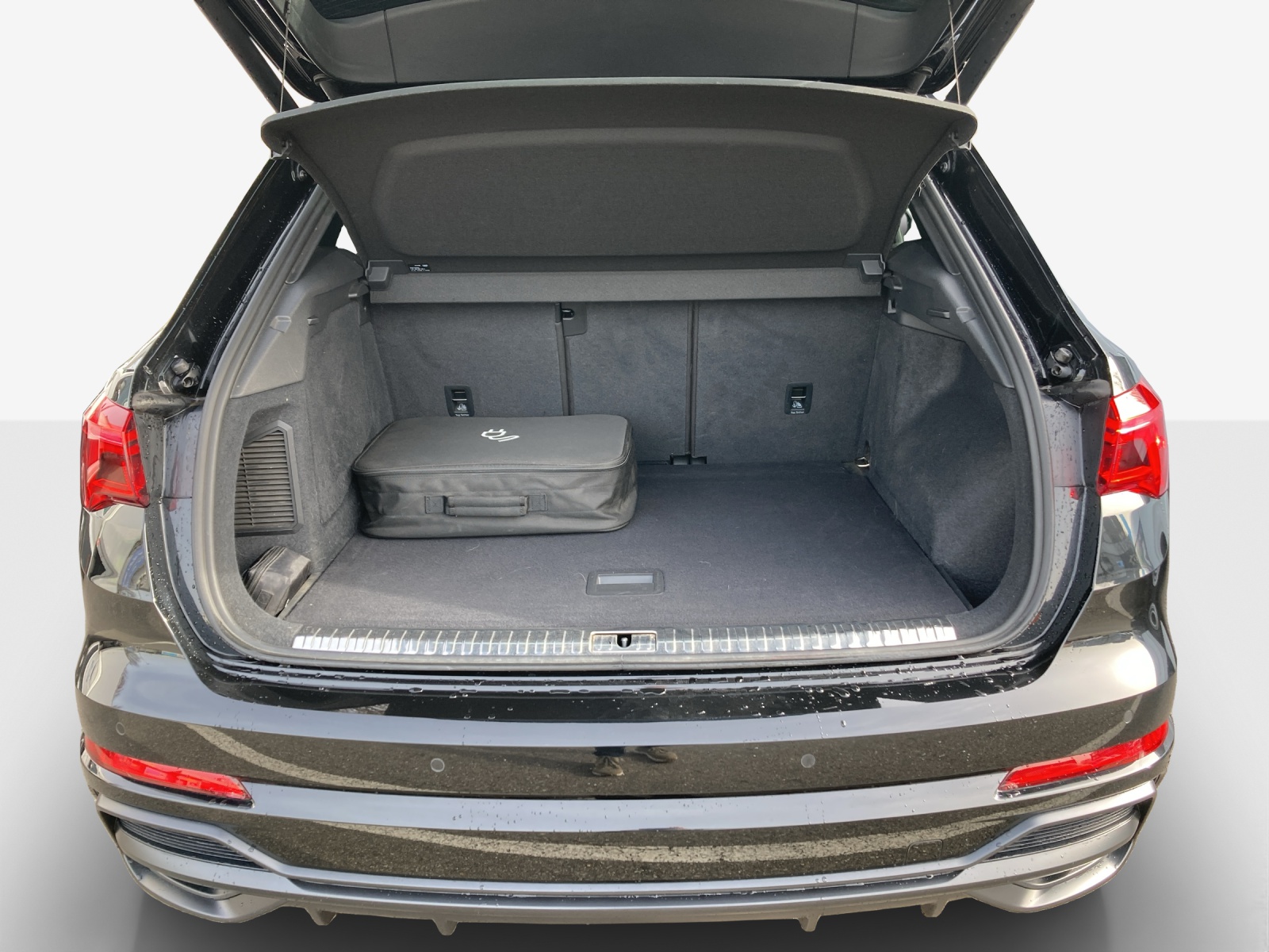 AUDI Q3 45 TFSI e S line Attraction S-tronic-image-13