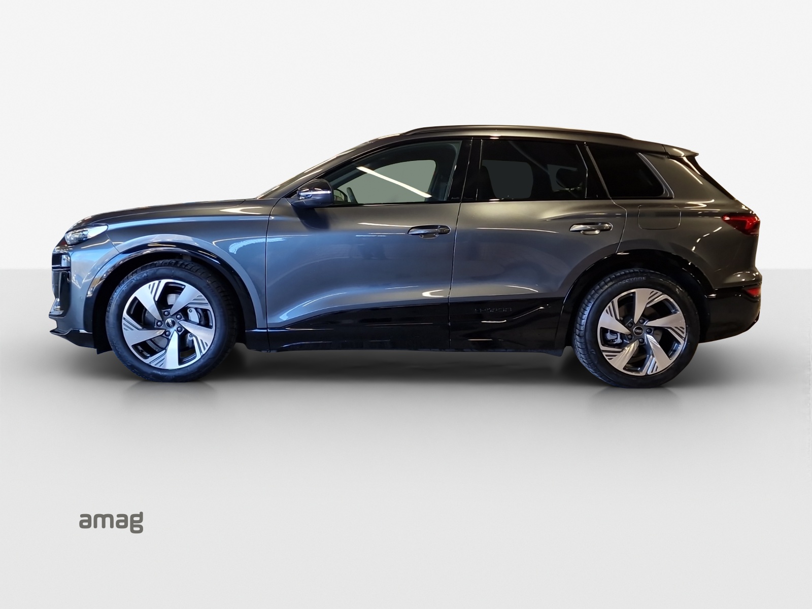 AUDI Q6 e-tron quattro-image-1