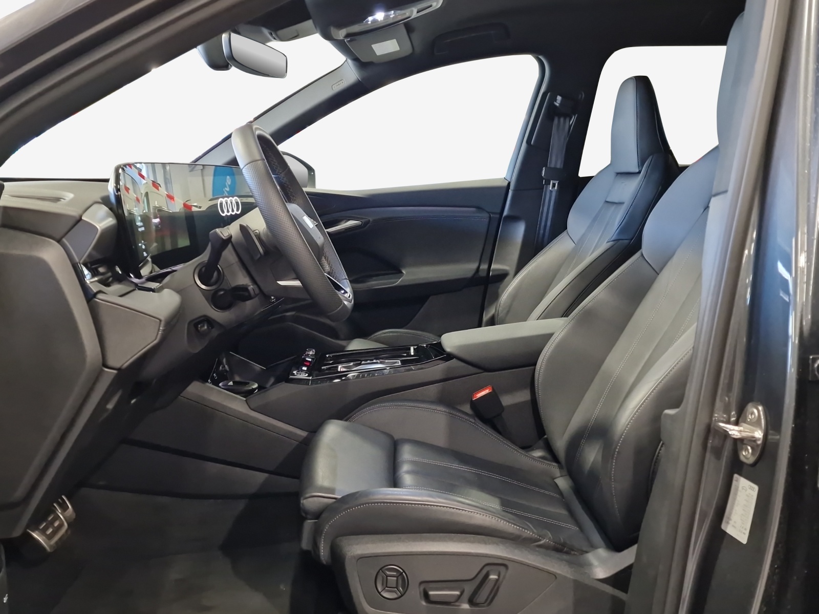 AUDI Q6 e-tron quattro-image-8