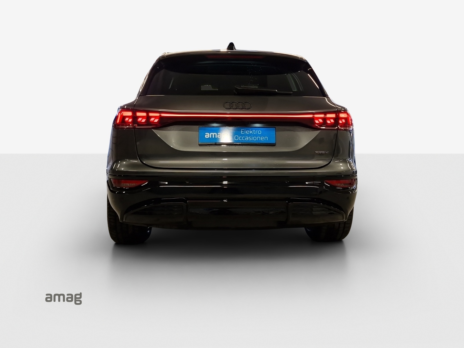 AUDI Q6 e-tron quattro-image-4