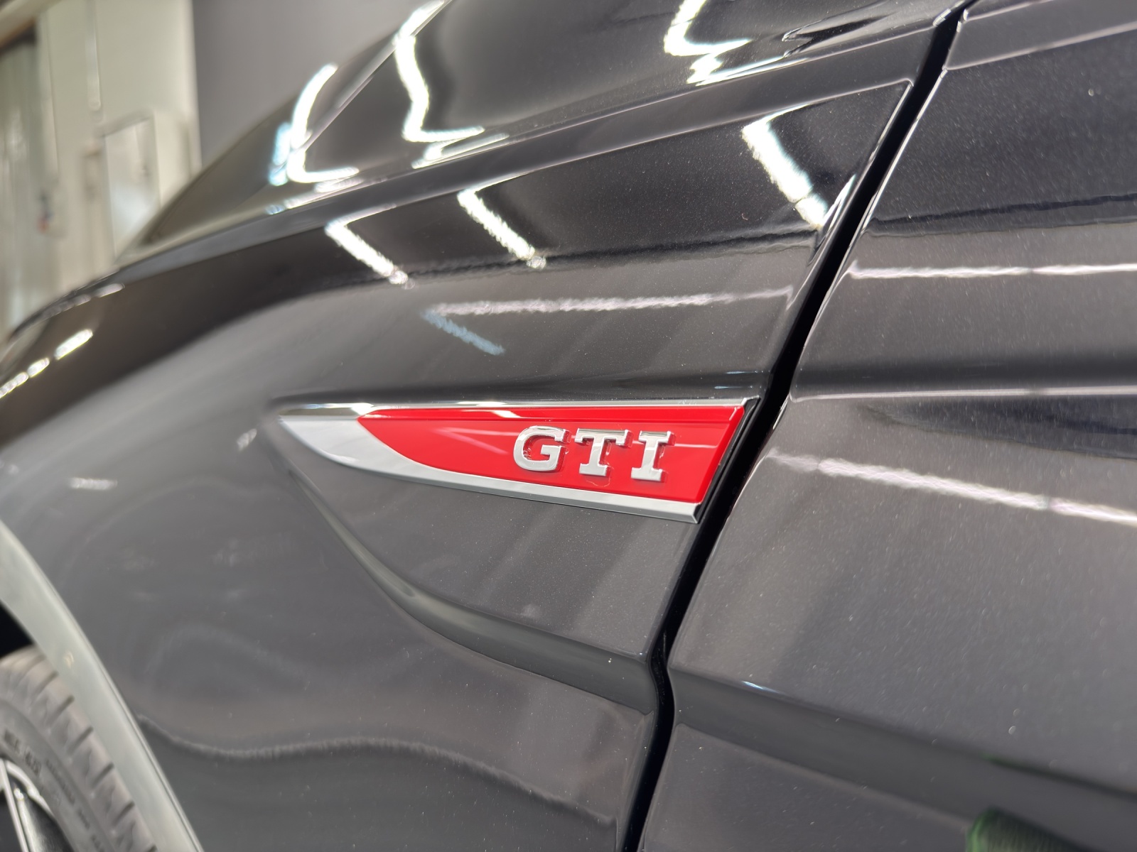 VW Polo 2.0 TSI GTI DSG-image-9