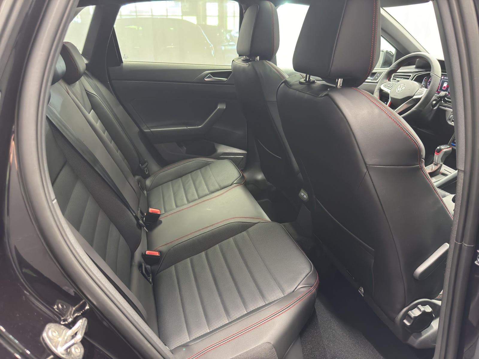 VW Polo 2.0 TSI GTI DSG-image-7