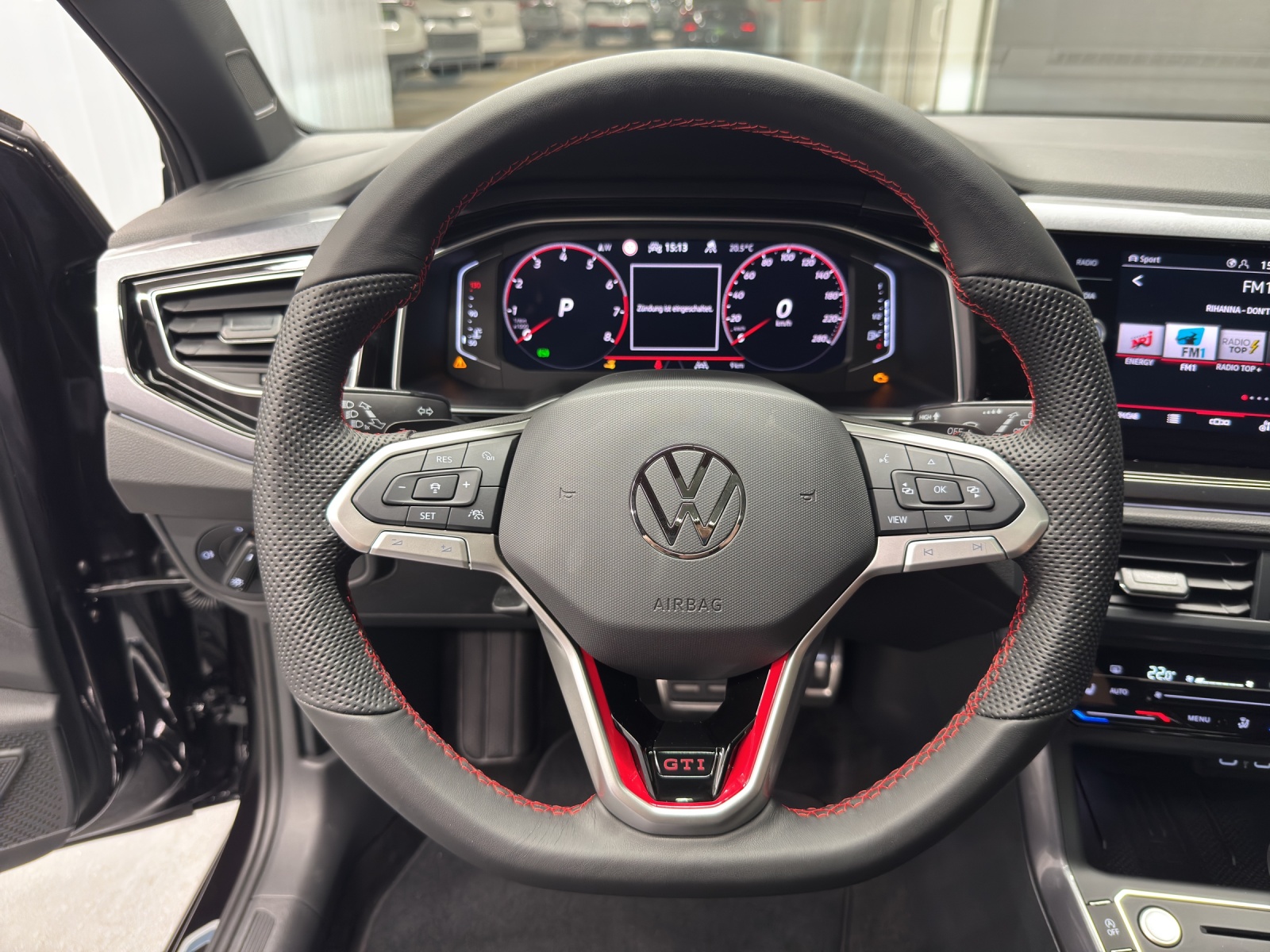 VW Polo 2.0 TSI GTI DSG-image-13